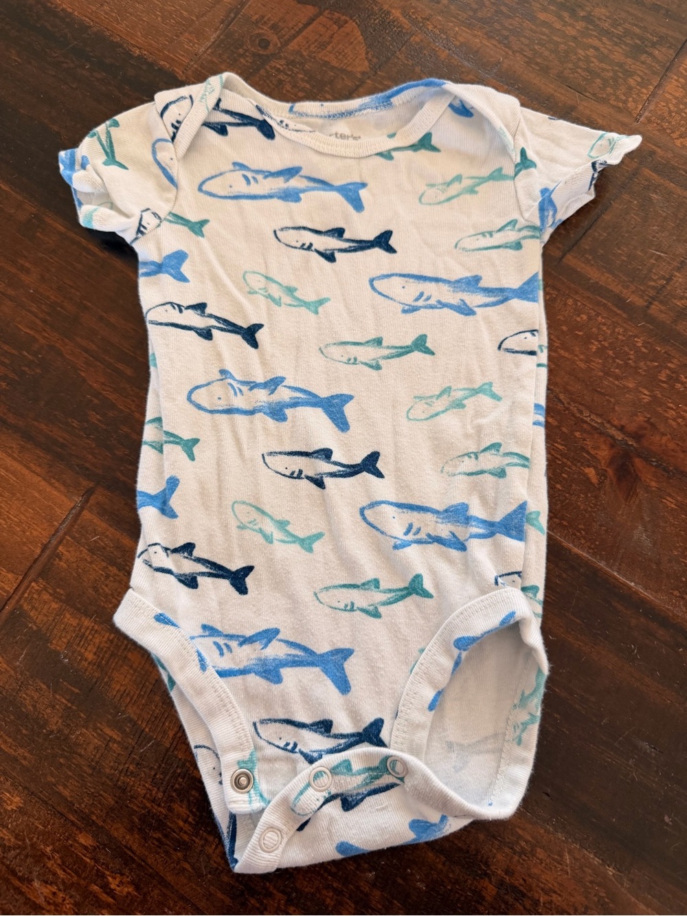 👚CLOSET CLEAN OUT SALE👖Short-Sleeve Shark Bodysuit 6M